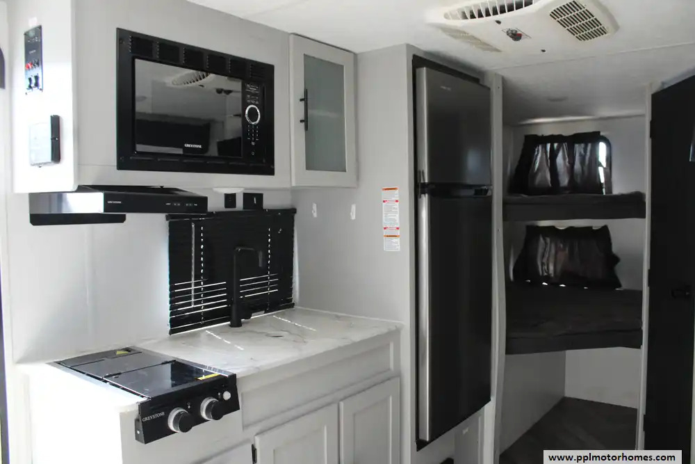 Used 2022 Forest River Wildwood Fsx 178BHSKX For Sale in Cleburne