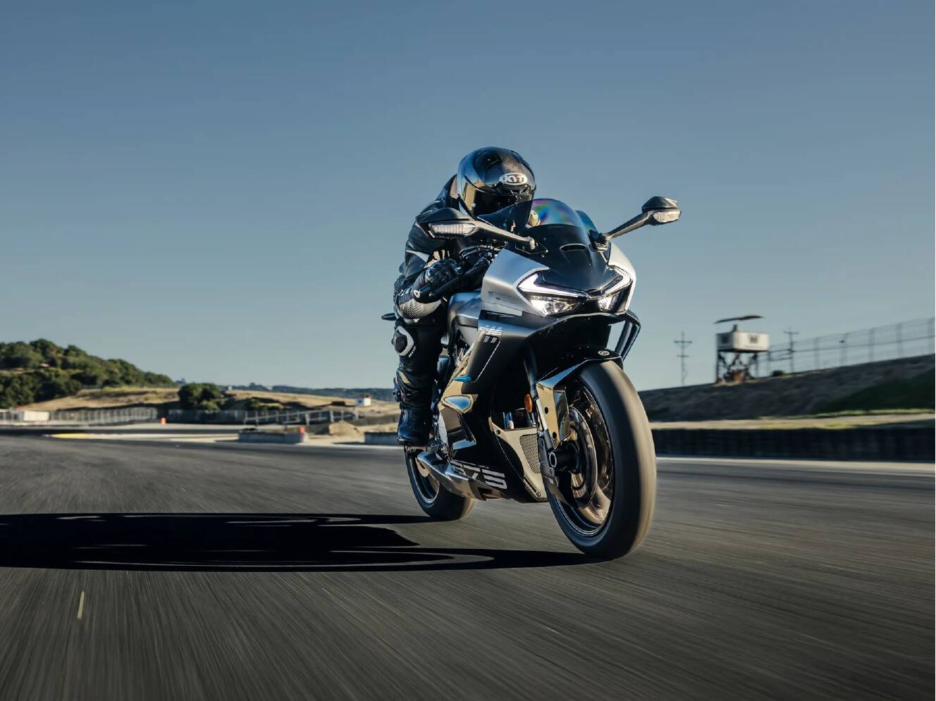 A photo of this 2026 CFMOTO 675SS
