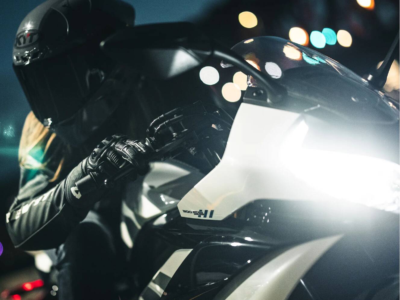 A photo of this 2026 CFMOTO 300SS