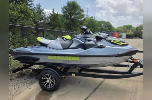 2026 Sea-Doo RXT-X 325 Ice Metal Manta Green in austin TX
