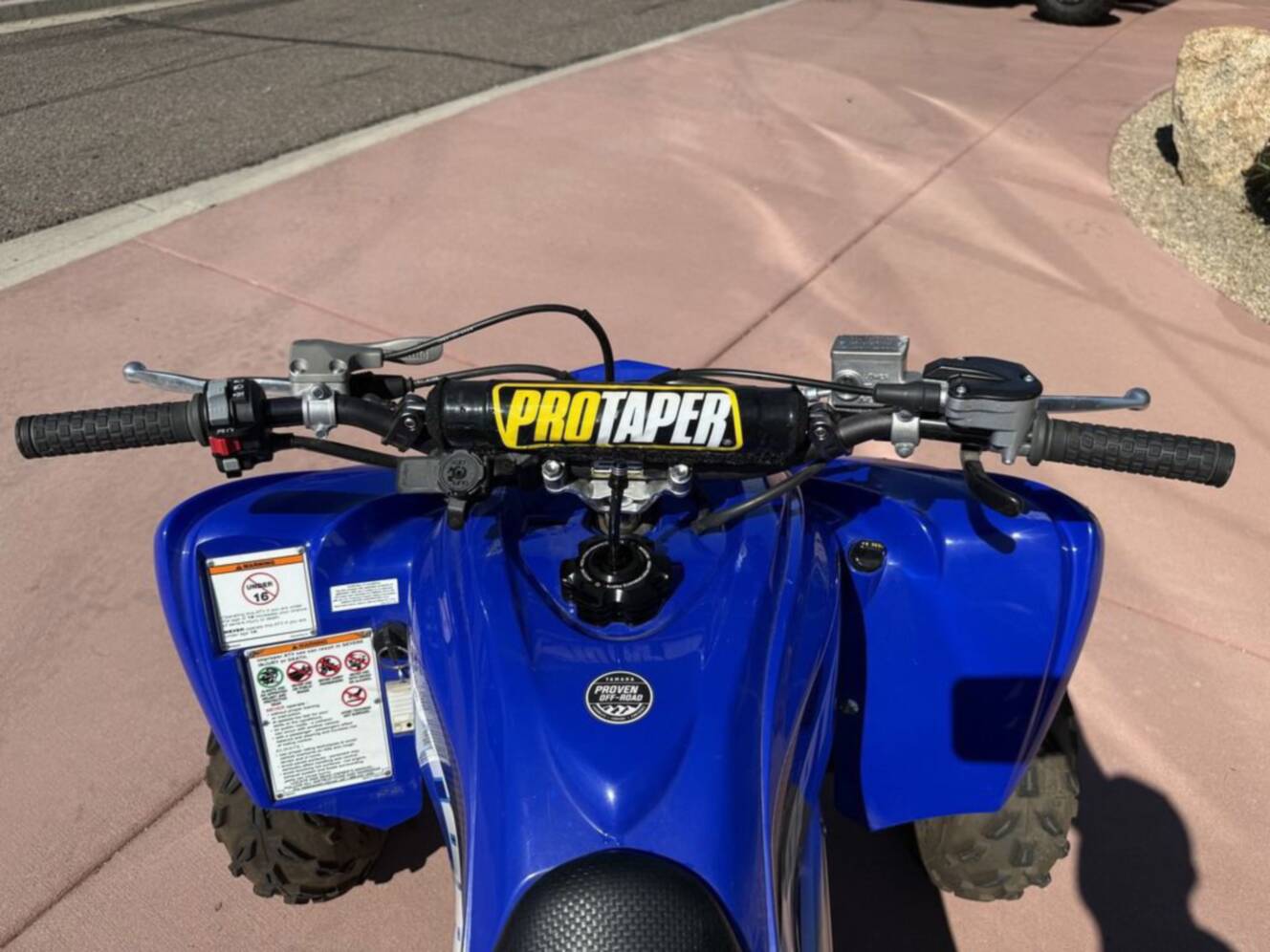 A photo of this 2025 Yamaha Raptor 700R SE