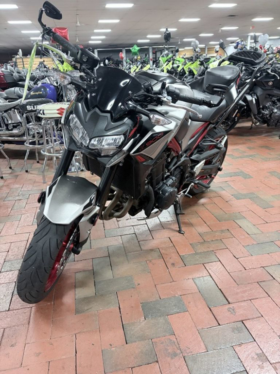 2023 Kawasaki Z900 ABS Metallic Black/Graphite Gray/Flat Black ABS in Charlotte, NC