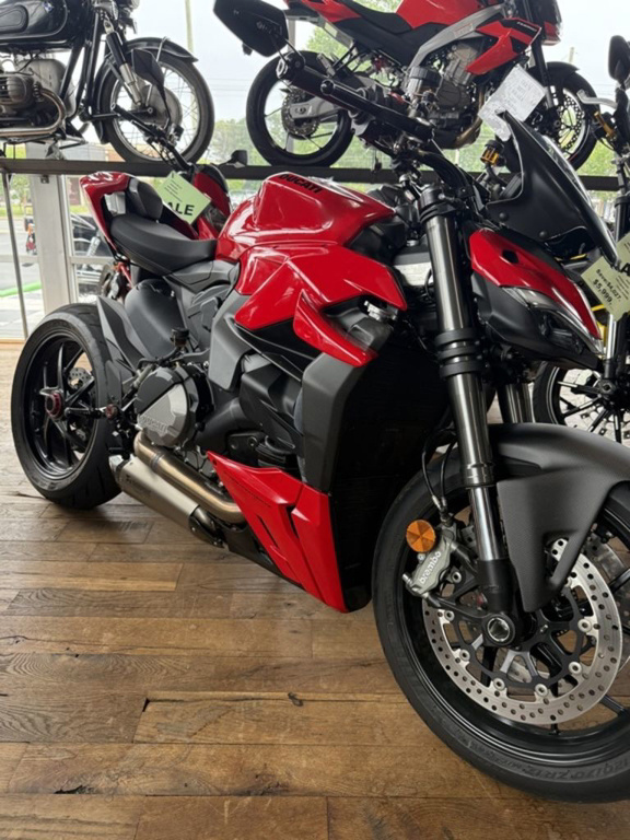 2025 Ducati Streetfighter V2 Ducati Red V2 in Charlotte, NC