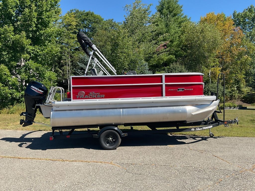 2027 Sun Tracker PB 16 DLX in rockport ME