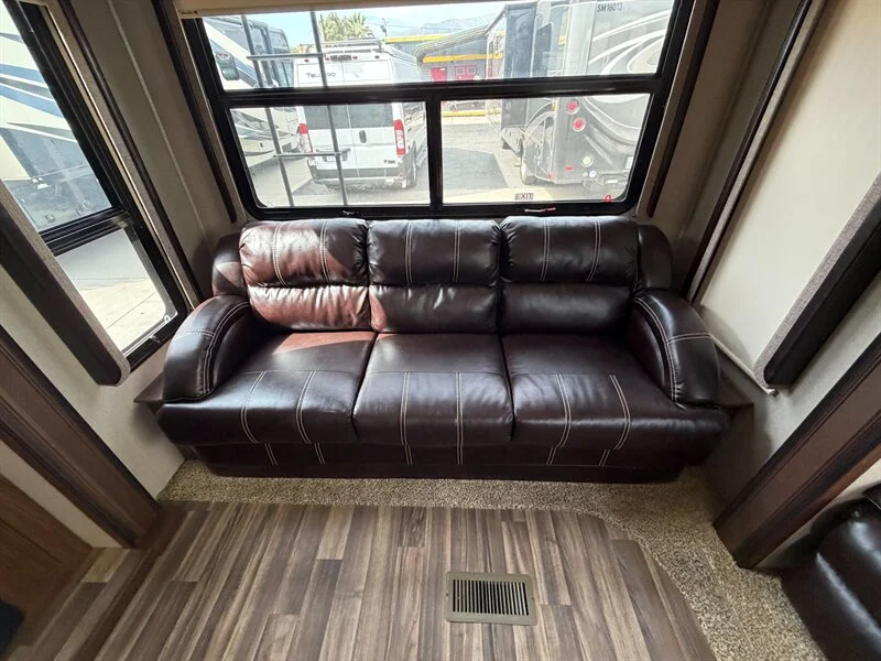 2018 Keystone MONTANA HIGH COUNTRY 305RL