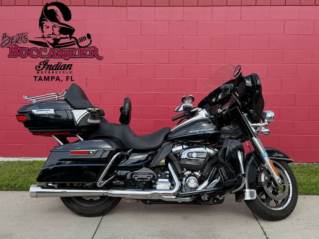 2017 Harley-Davidson® FLHTKL - Ultra Limited Low ULTRA LIMITED LOW in Tampa, FL