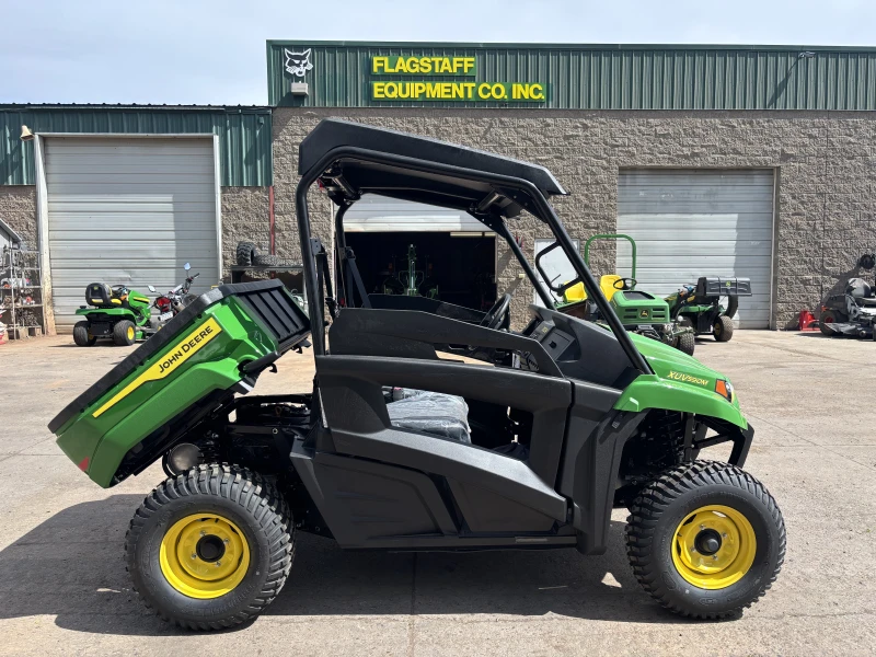 2026 John Deere Gator XUV590M Base