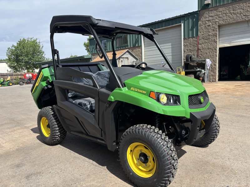 2026 John Deere Gator XUV590M Base
