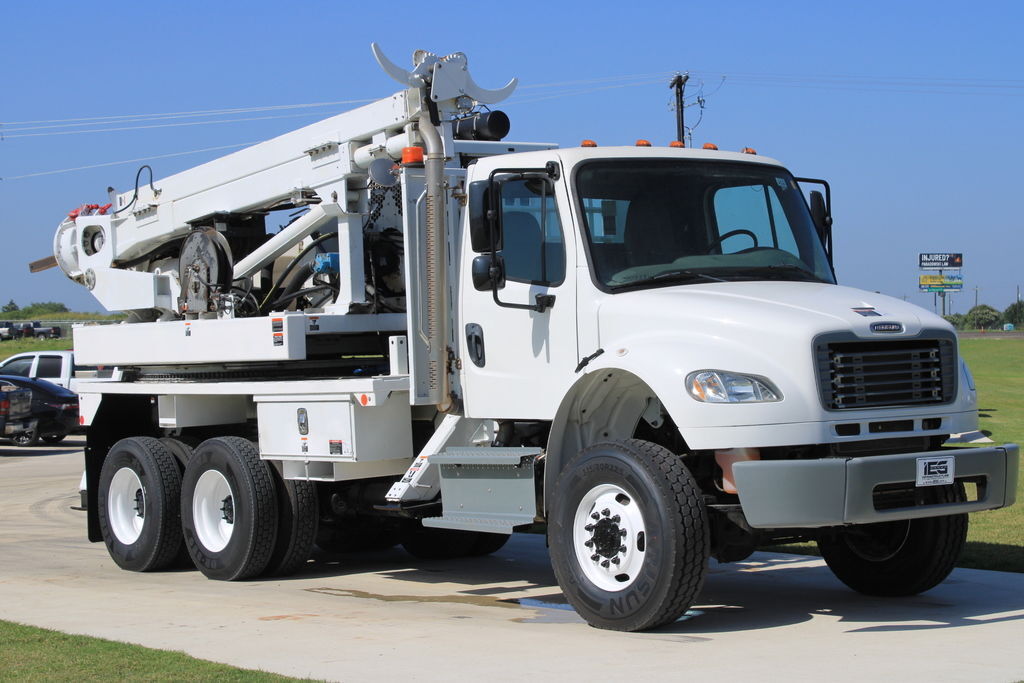 2019 Freightliner M2 6x6 / Altec HD35A-12 in Bryan, TX