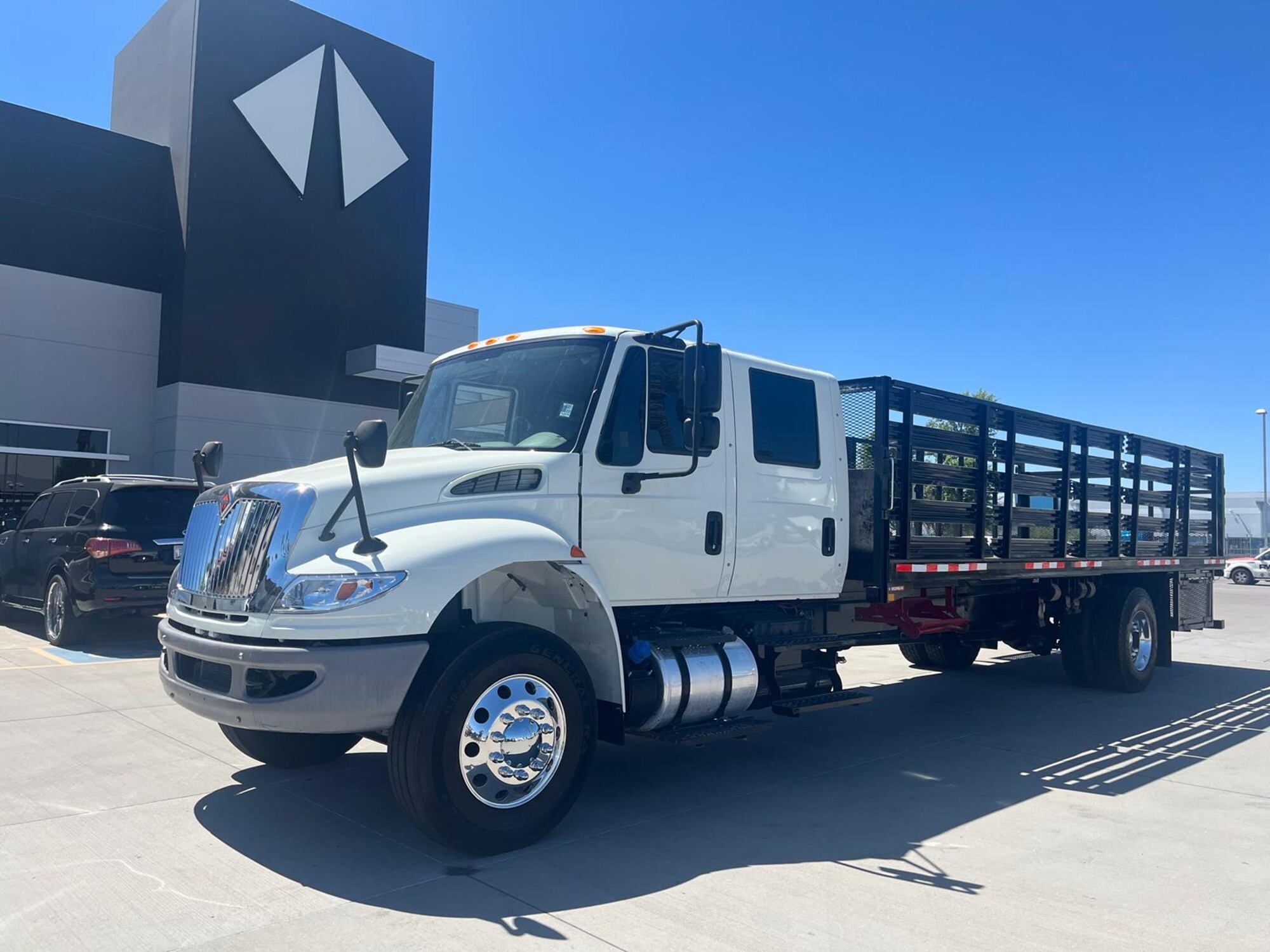 2019 INTERNATIONAL 4300 SBA in Portland, OR