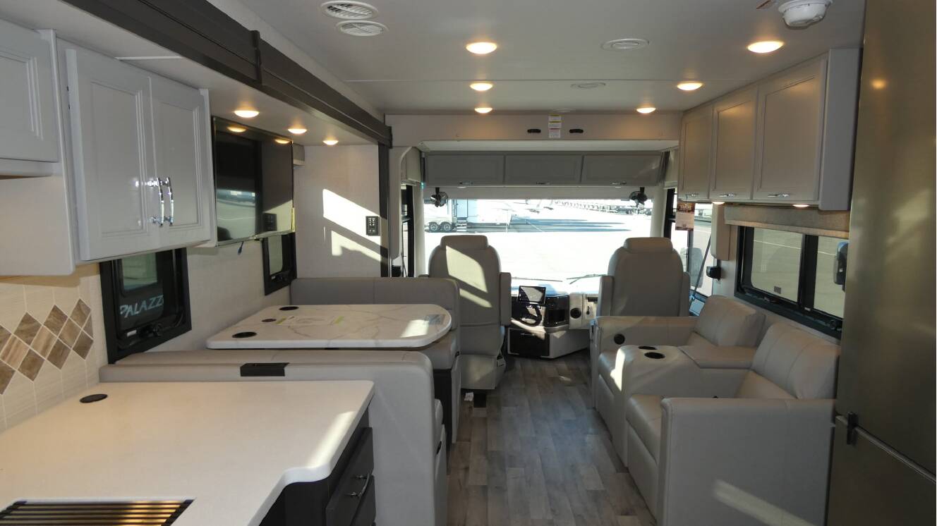 A photo of this 2026 Thor Motor Coach PALAZZO GT 33.6