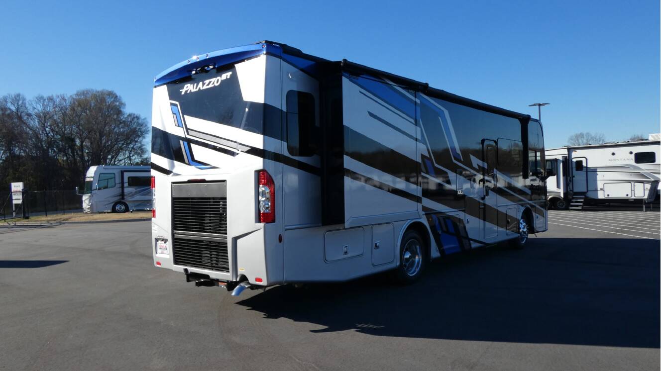 A photo of this 2026 Thor Motor Coach PALAZZO GT 33.6