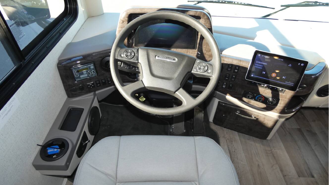 A photo of this 2026 Thor Motor Coach PALAZZO GT 33.6