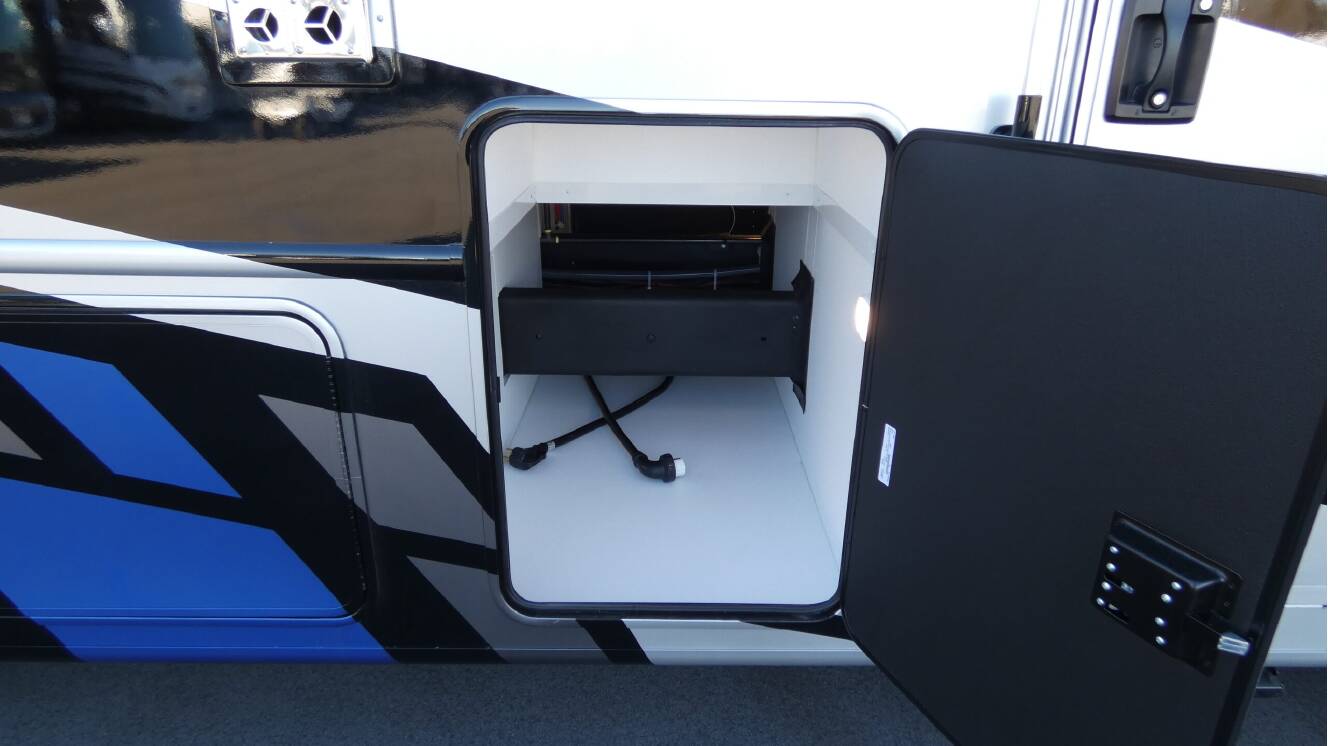 A photo of this 2026 Thor Motor Coach PALAZZO GT 33.6