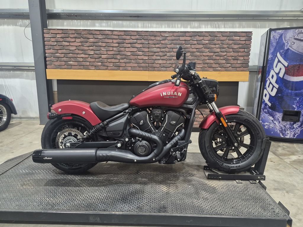2025 Indian Motorcycle® Scout® Bobber Limited +Tech Sunset Red Smoke LIMITED + TECH in Wichita, KS