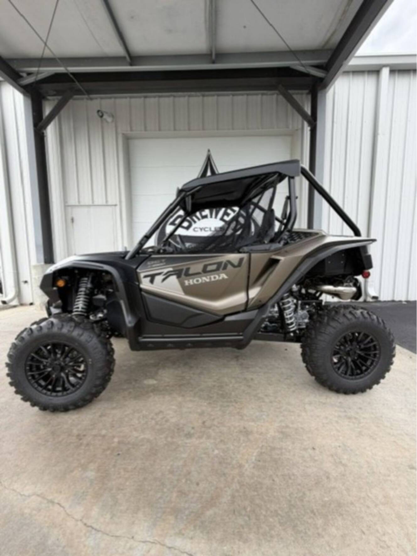 A photo of this 2026 Honda® Talon 1000X FOX Live Valve