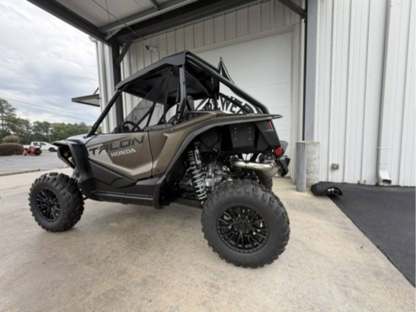 A photo of this 2026 Honda® Talon 1000X FOX Live Valve