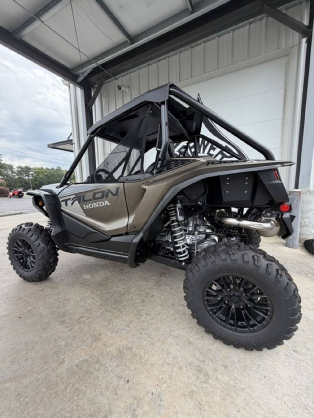 A photo of this 2026 Honda® Talon 1000X FOX Live Valve
