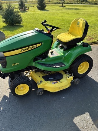 2010 John Deere X320 in Marion, OH