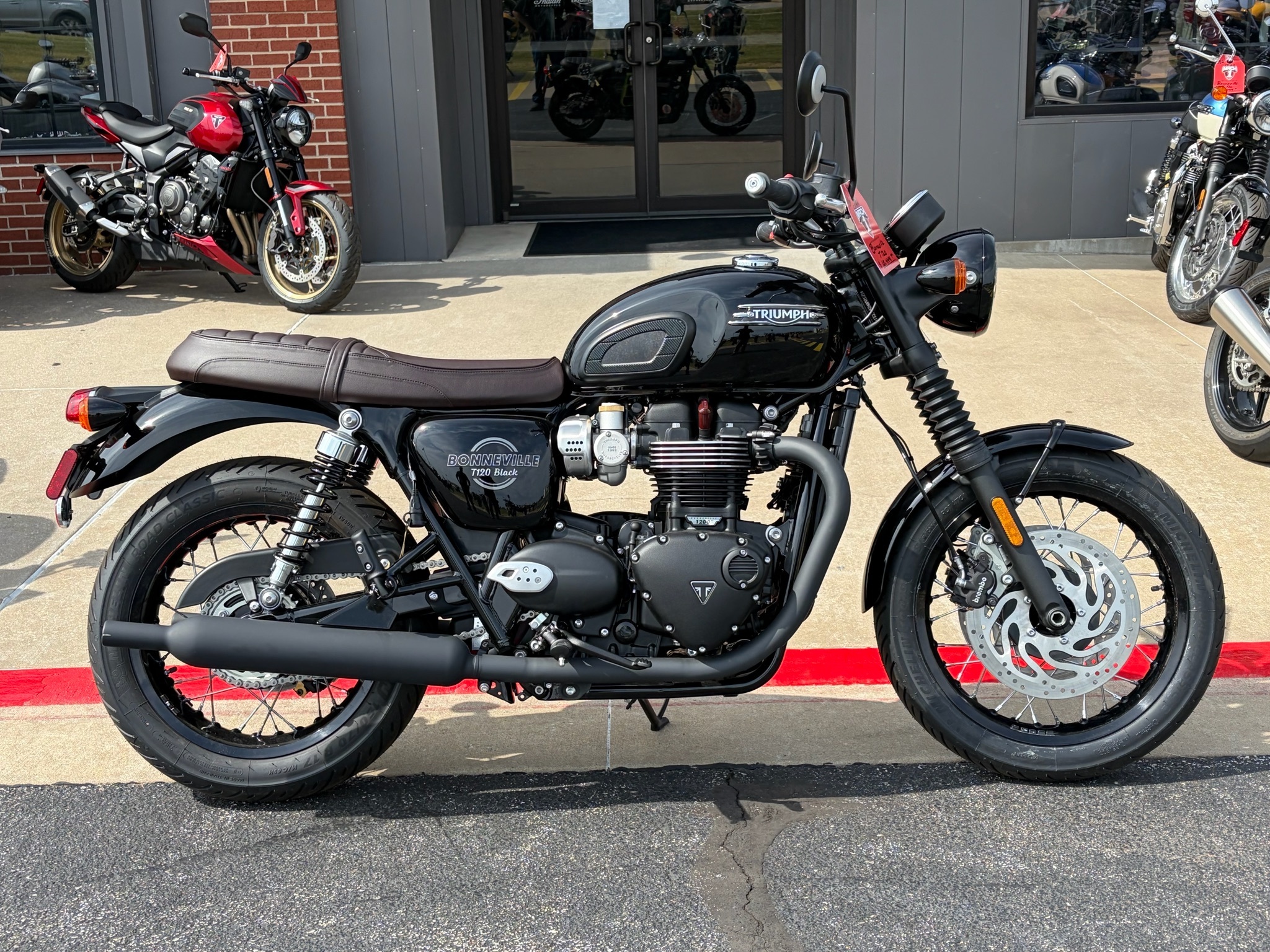 2026 Triumph Bonneville T120 Black BLACK in Rogers, AR