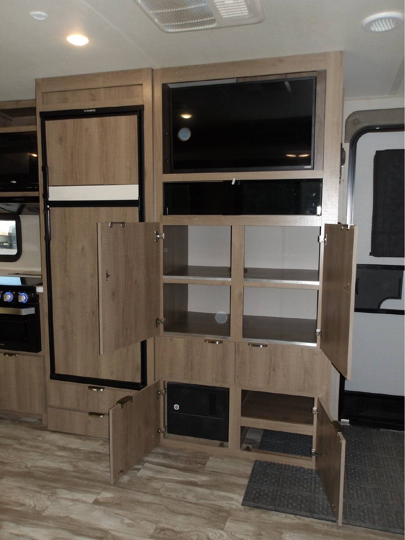 A photo of this 2021 Grand Design Imagine 2600RB