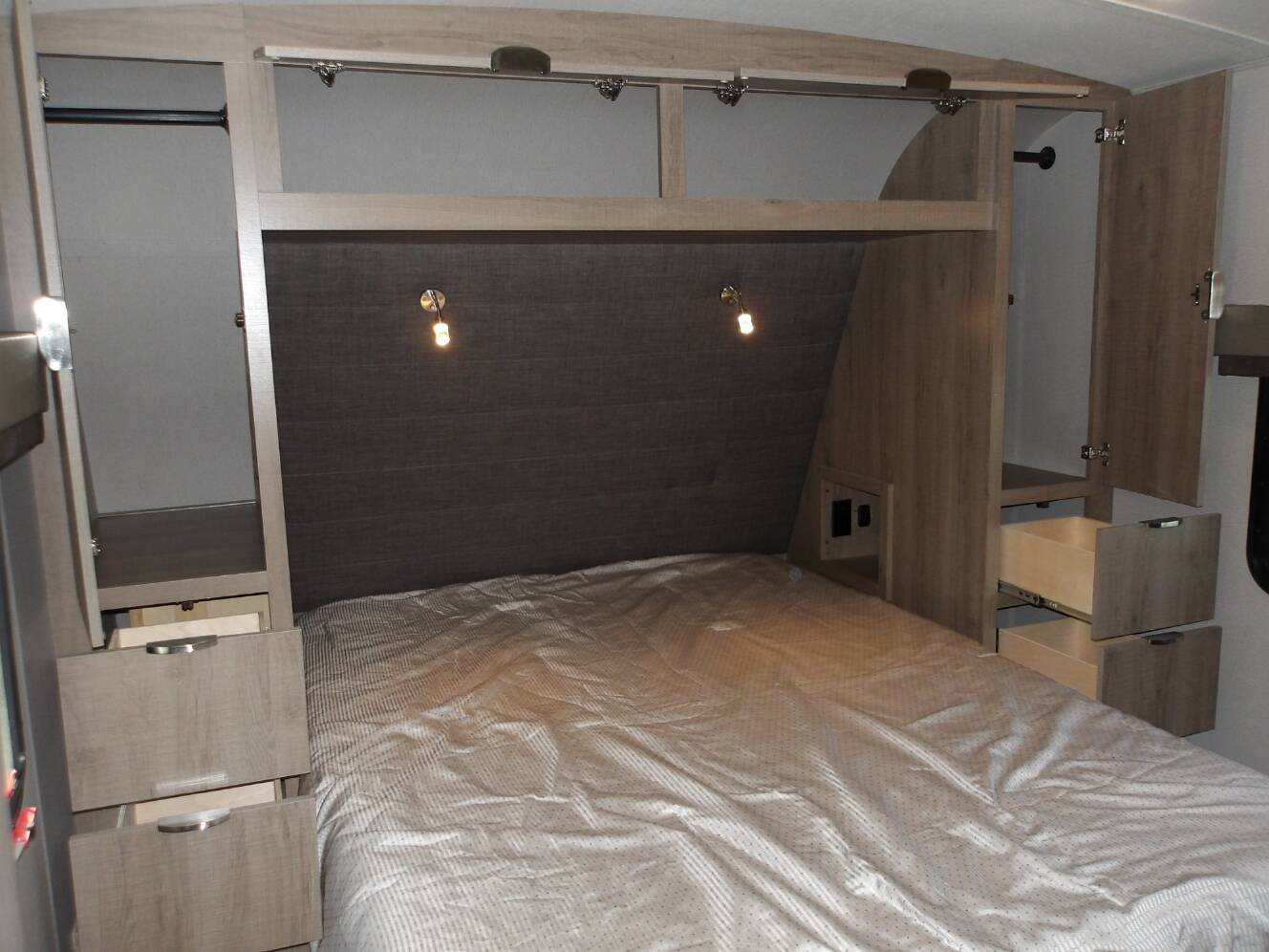 A photo of this 2021 Grand Design Imagine 2600RB