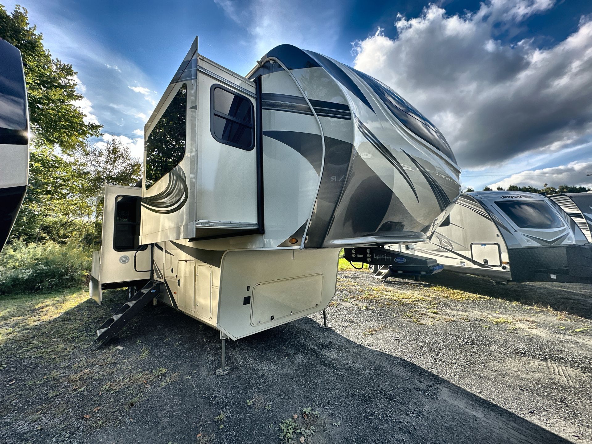 2021 Grand Design Solitude 380FL in east montpelier VT
