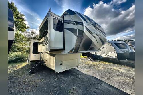 2021 Grand Design Solitude 380FL in east montpelier VT