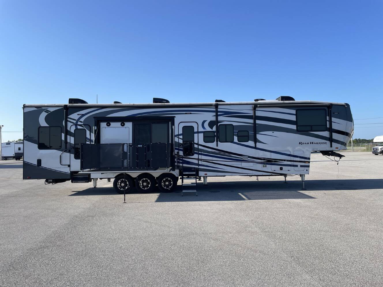 A photo of this 2018 Heartland ROAD WARRIOR 427
