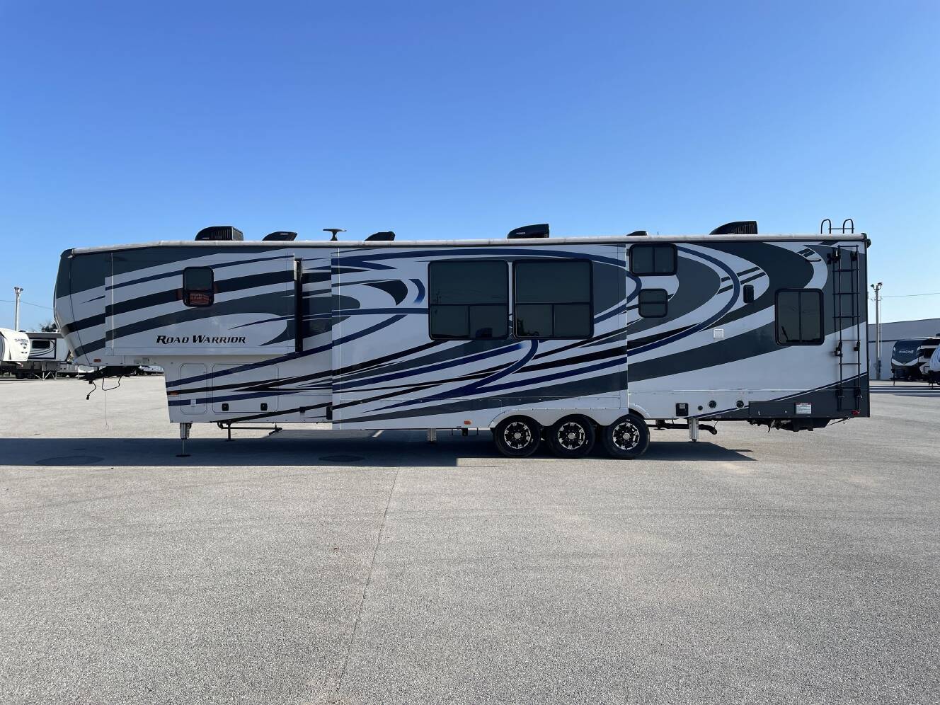 A photo of this 2018 Heartland ROAD WARRIOR 427