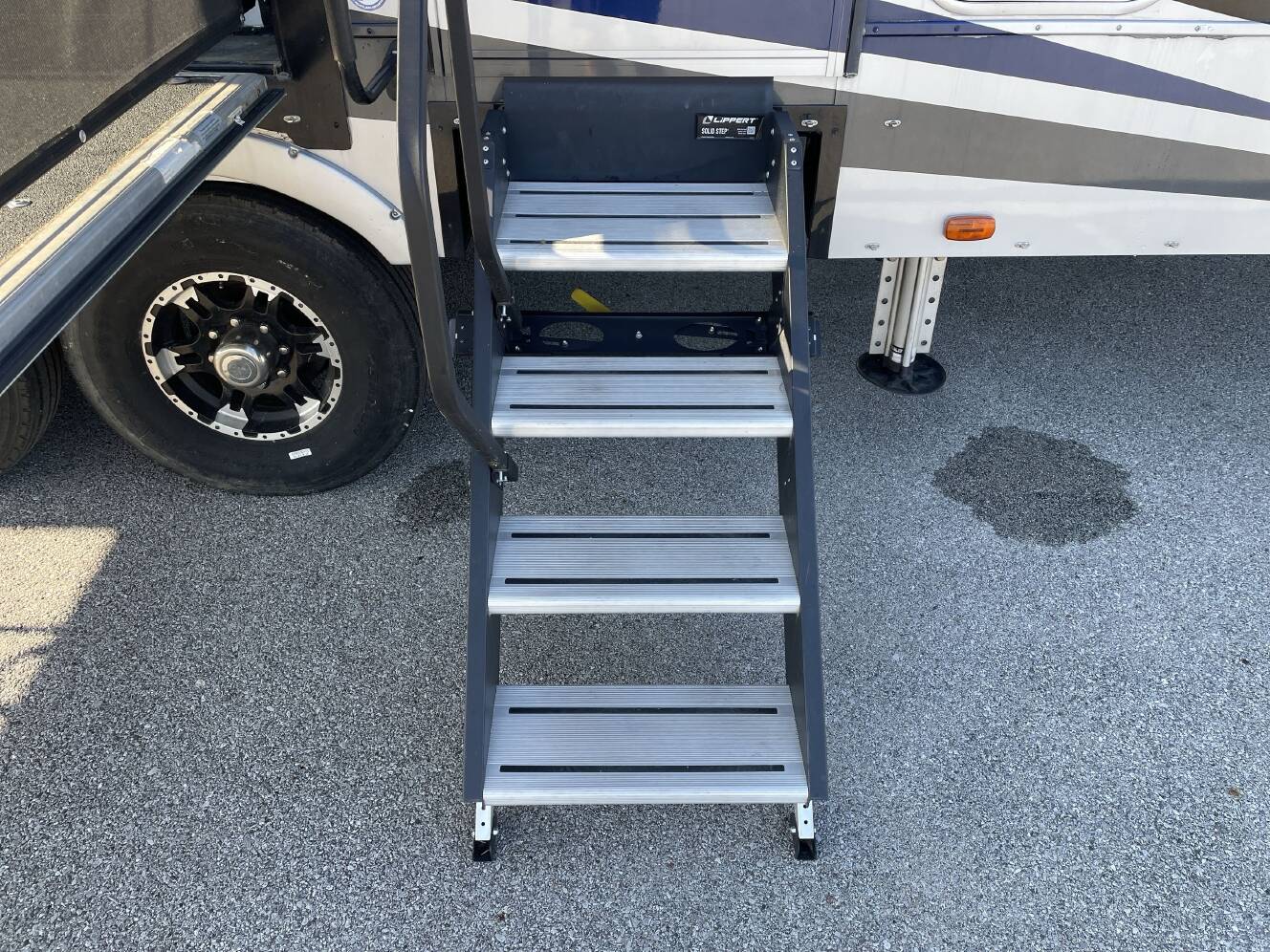 A photo of this 2018 Heartland ROAD WARRIOR 427