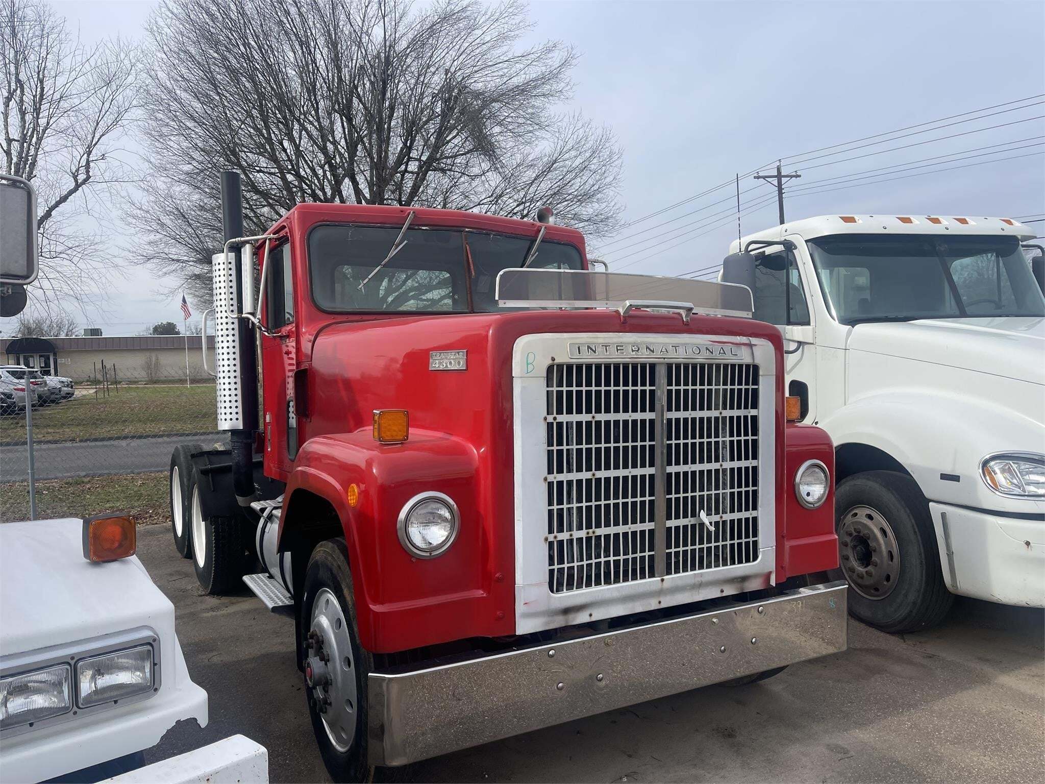 1976 INTERNATIONAL TRANSTAR 4300 in Covington, TN