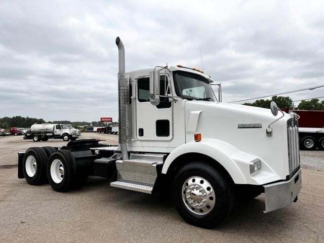 2014 KENWORTH T800 in Chatham, VA