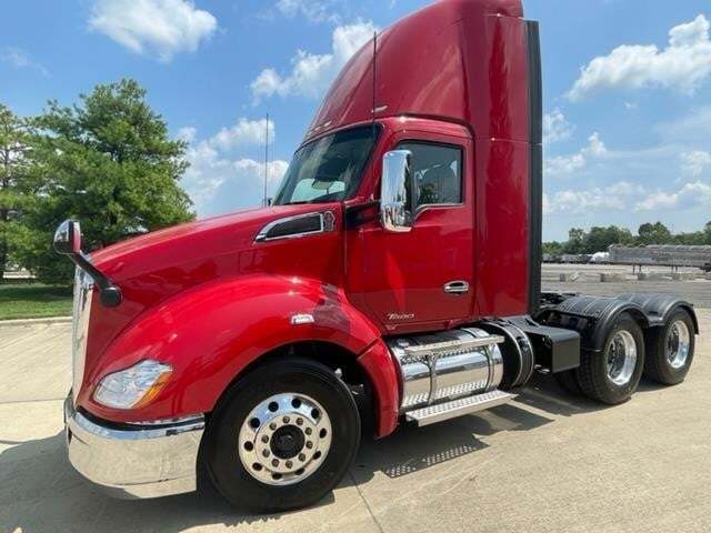 2021 KENWORTH T680 in East Saint Louis, IL