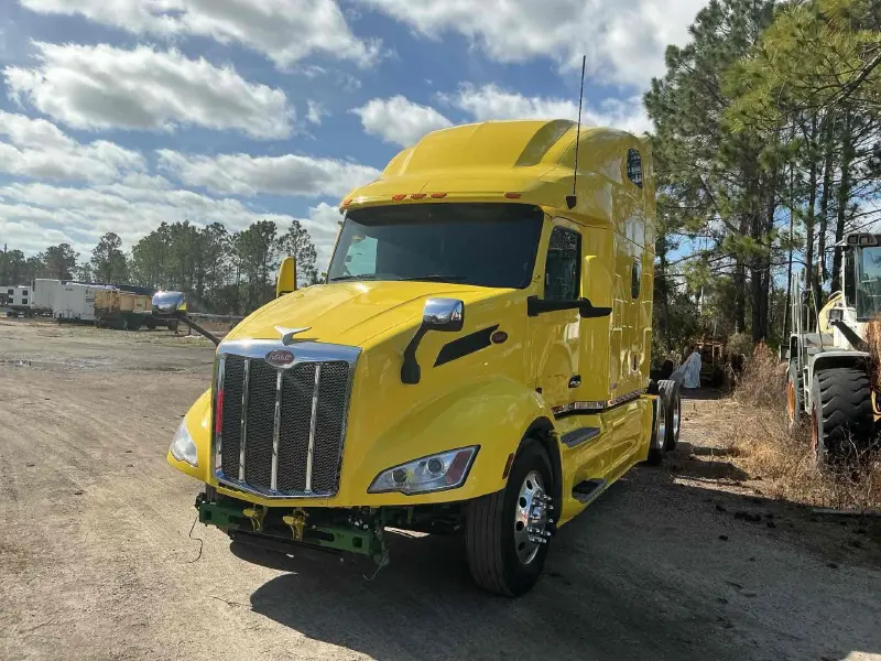 2023 PETERBILT 579
