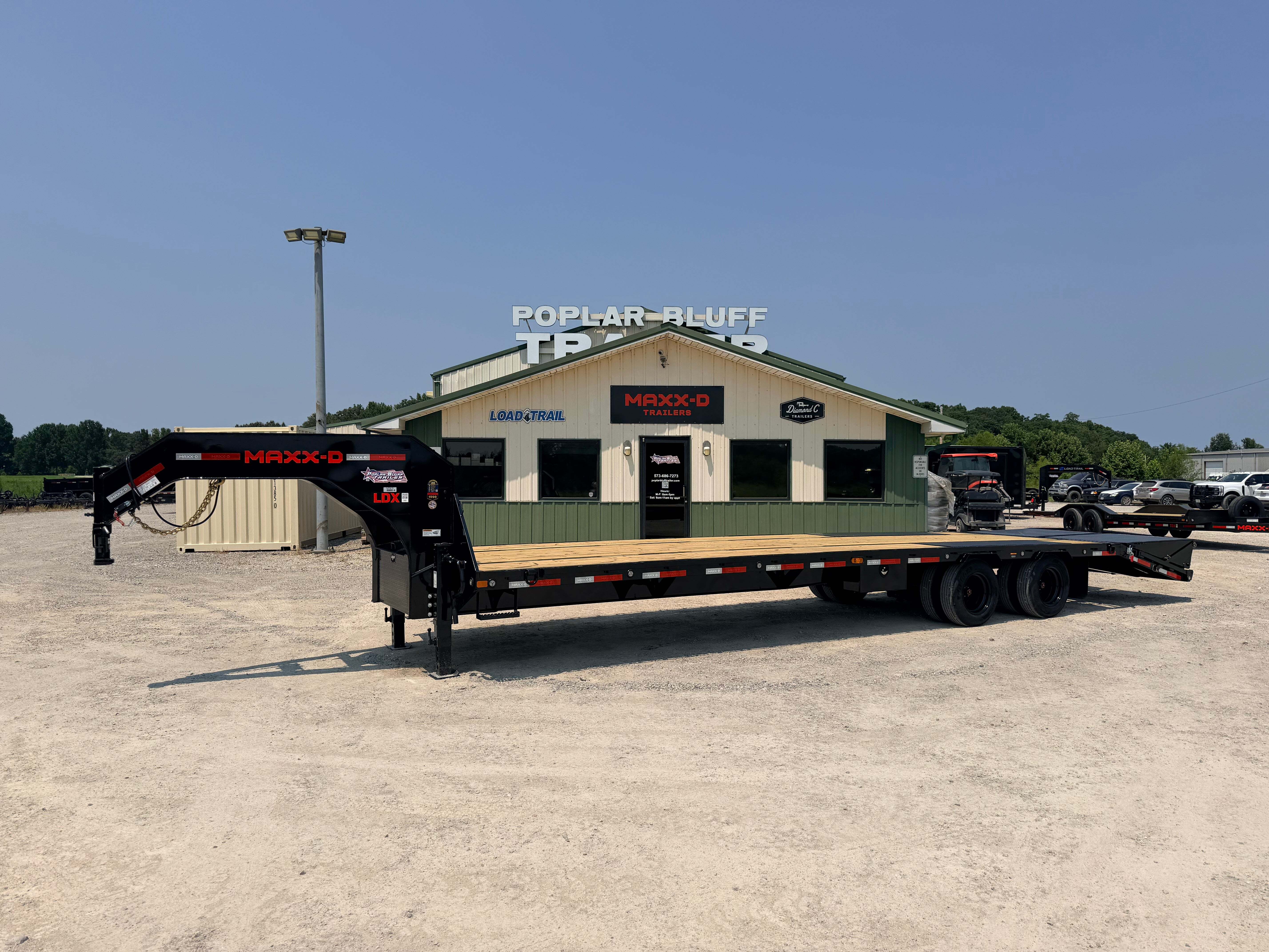 2027 MAXX-D LDB10232 102" x 32' 30k GVWR Flatbed W/ MAXX Ramps (15k in Poplar Bluff, MO