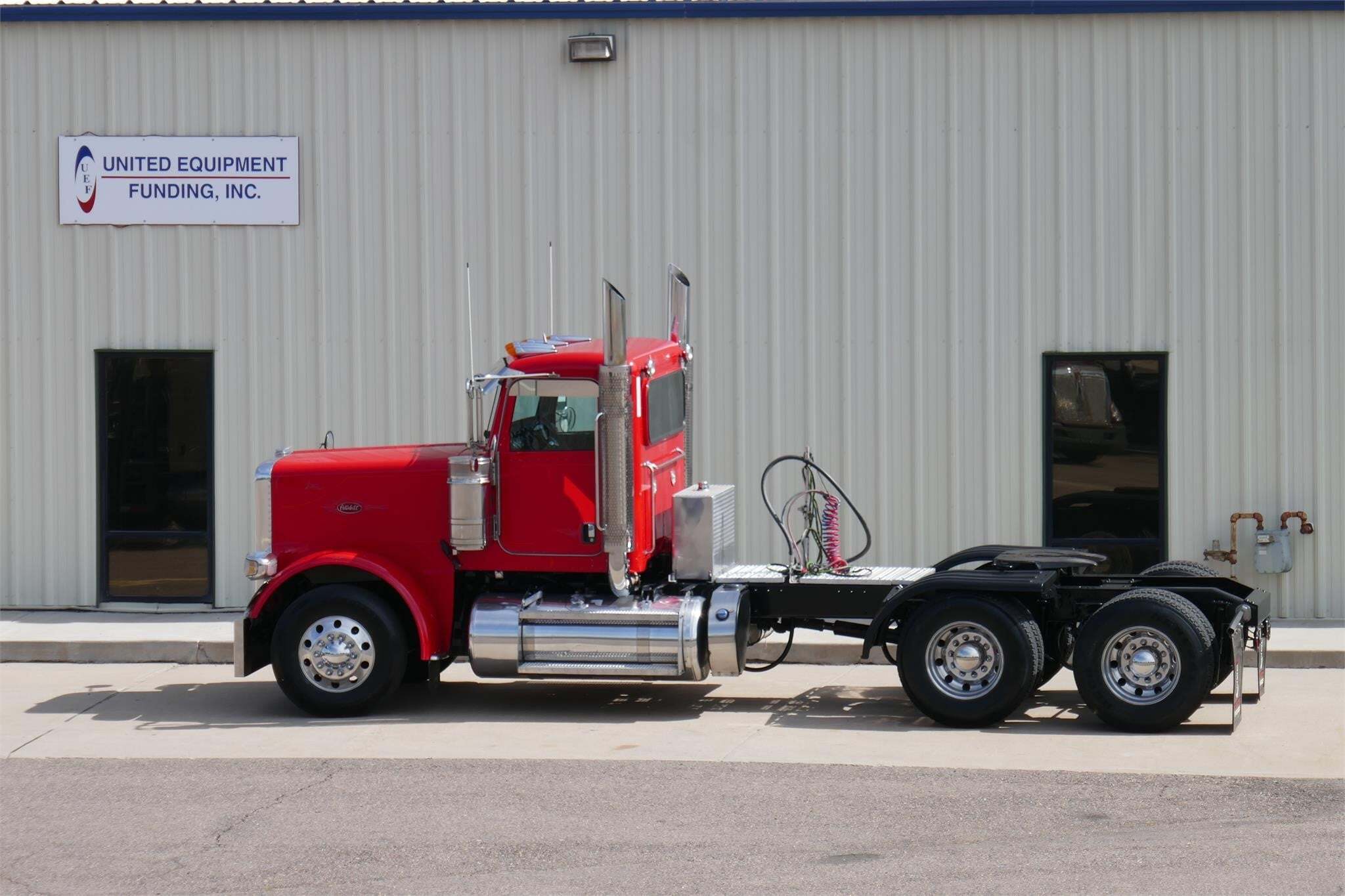 2017 PETERBILT 389 in Henderson, CO