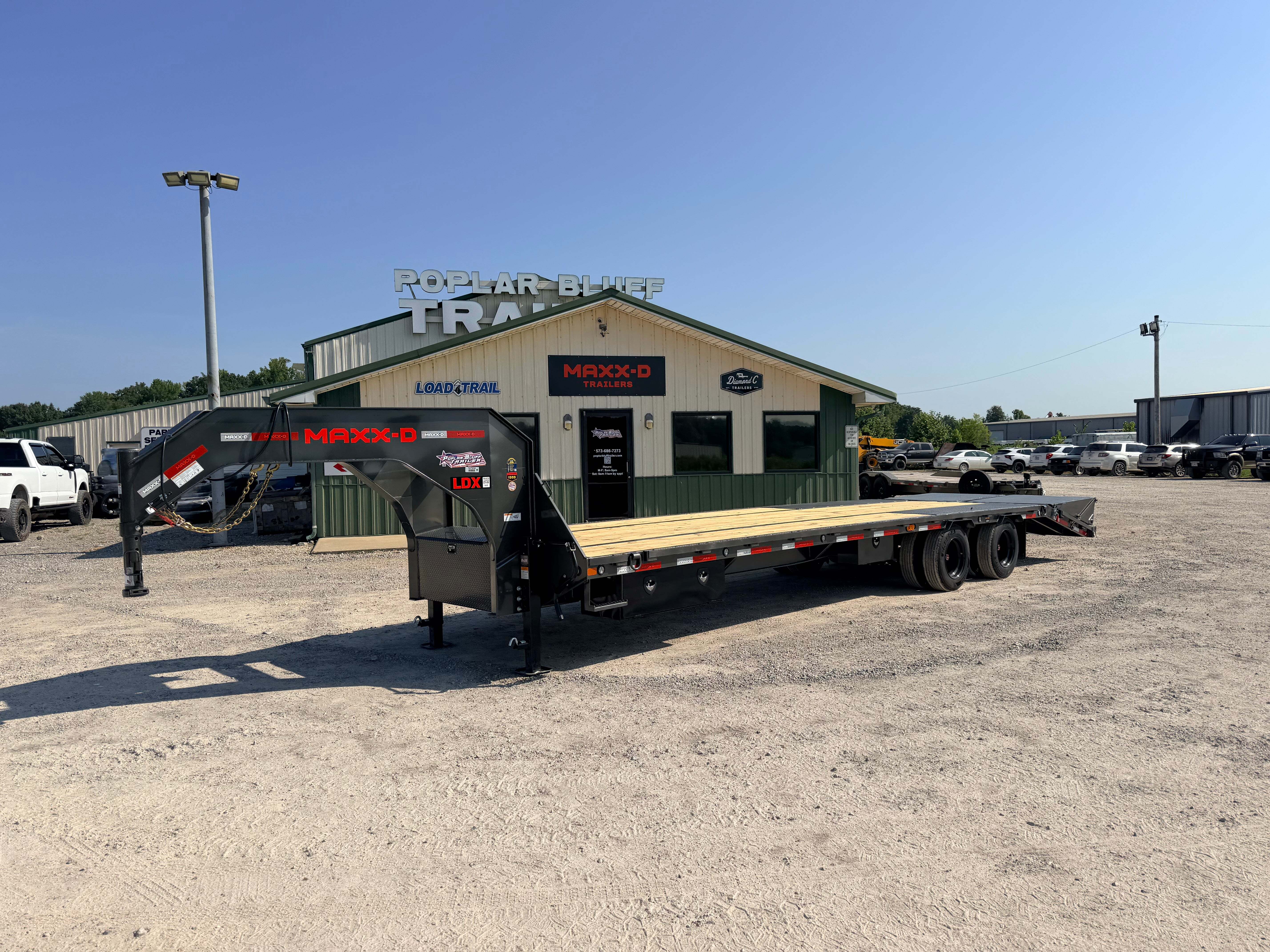 2027 MAXX-D LDB10230 102" x 30' 30k GVWR Flatbed W/ MAXX Ramps (15k in Poplar Bluff, MO