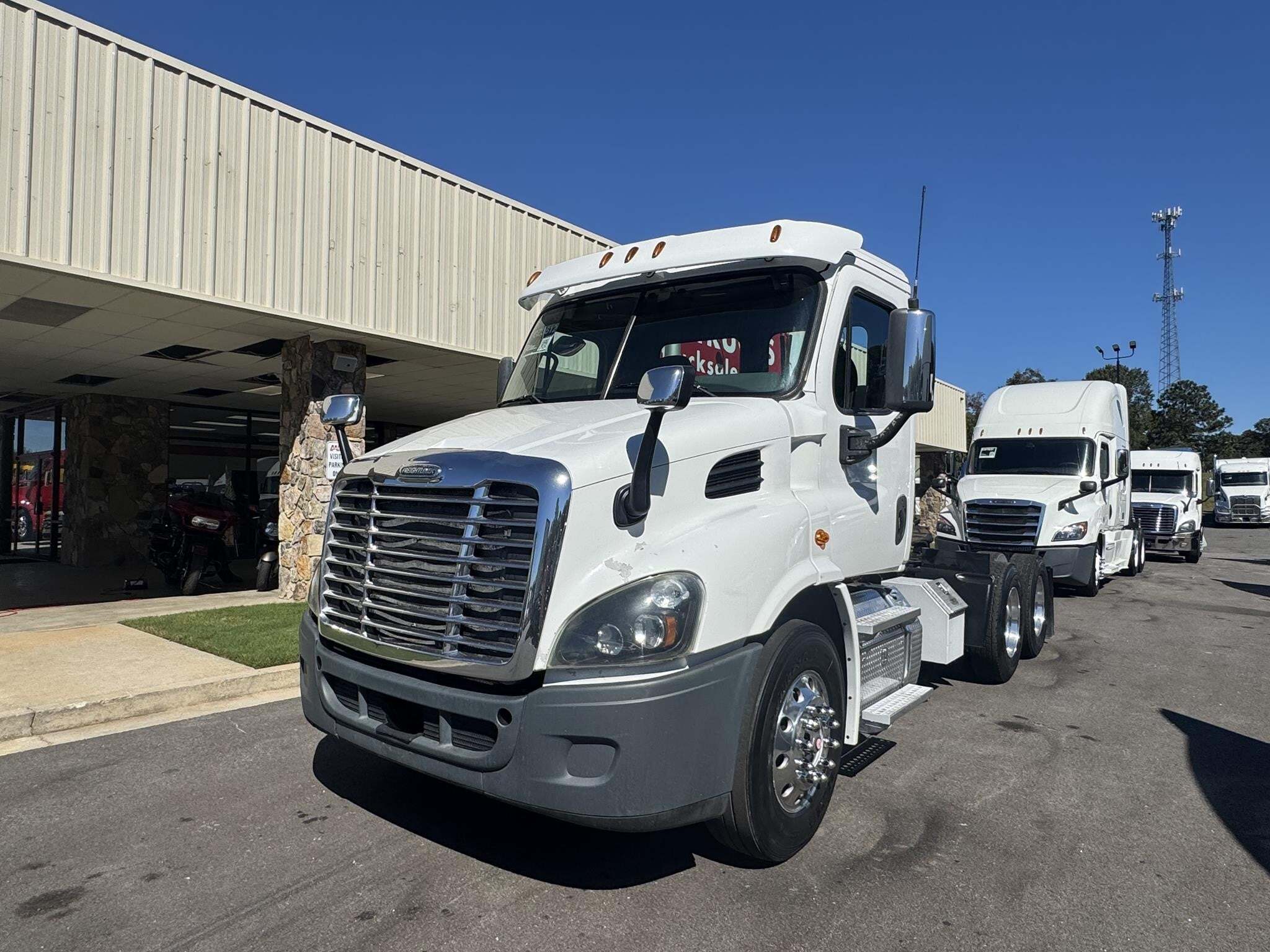 2017 FREIGHTLINER CASCADIA 113 in Monroe, GA