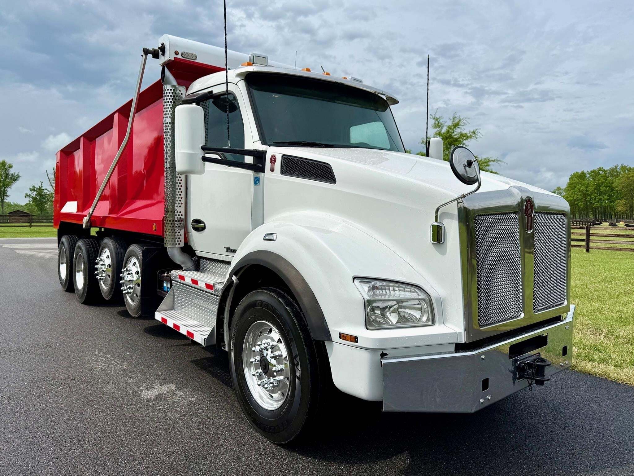 2019 KENWORTH T880 in Chatham, VA