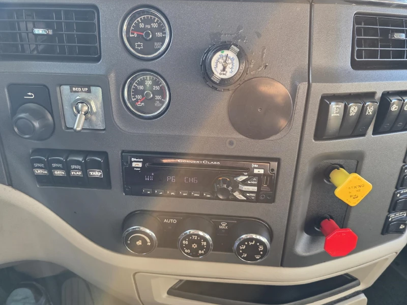 2018 PETERBILT 579