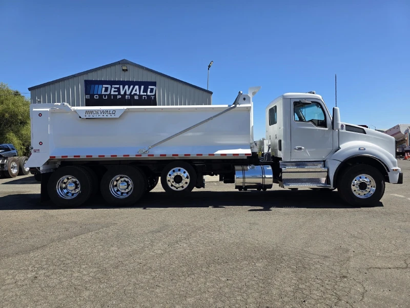 2022 KENWORTH T880