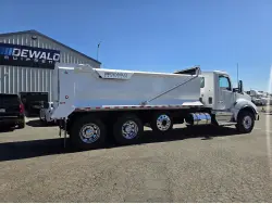2022 KENWORTH T880