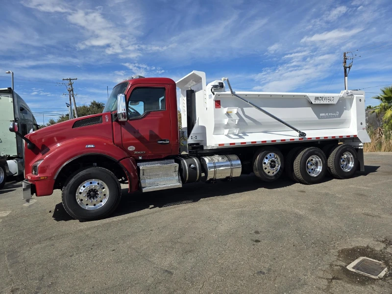 2022 KENWORTH T880