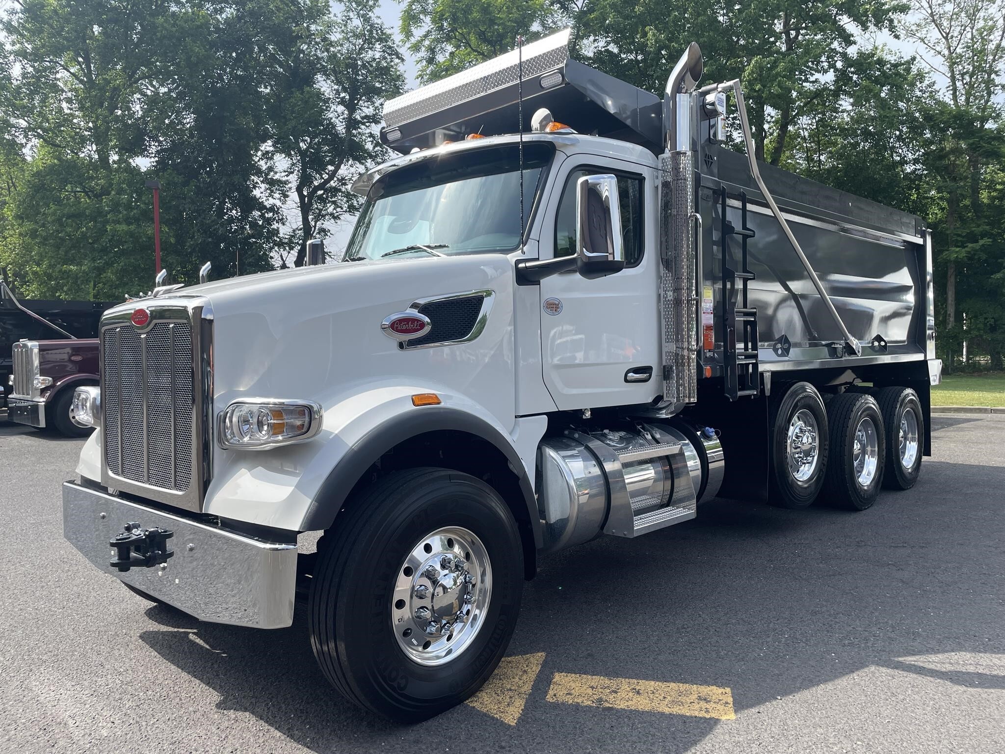 2027 PETERBILT 567 in Clarksburg, NJ