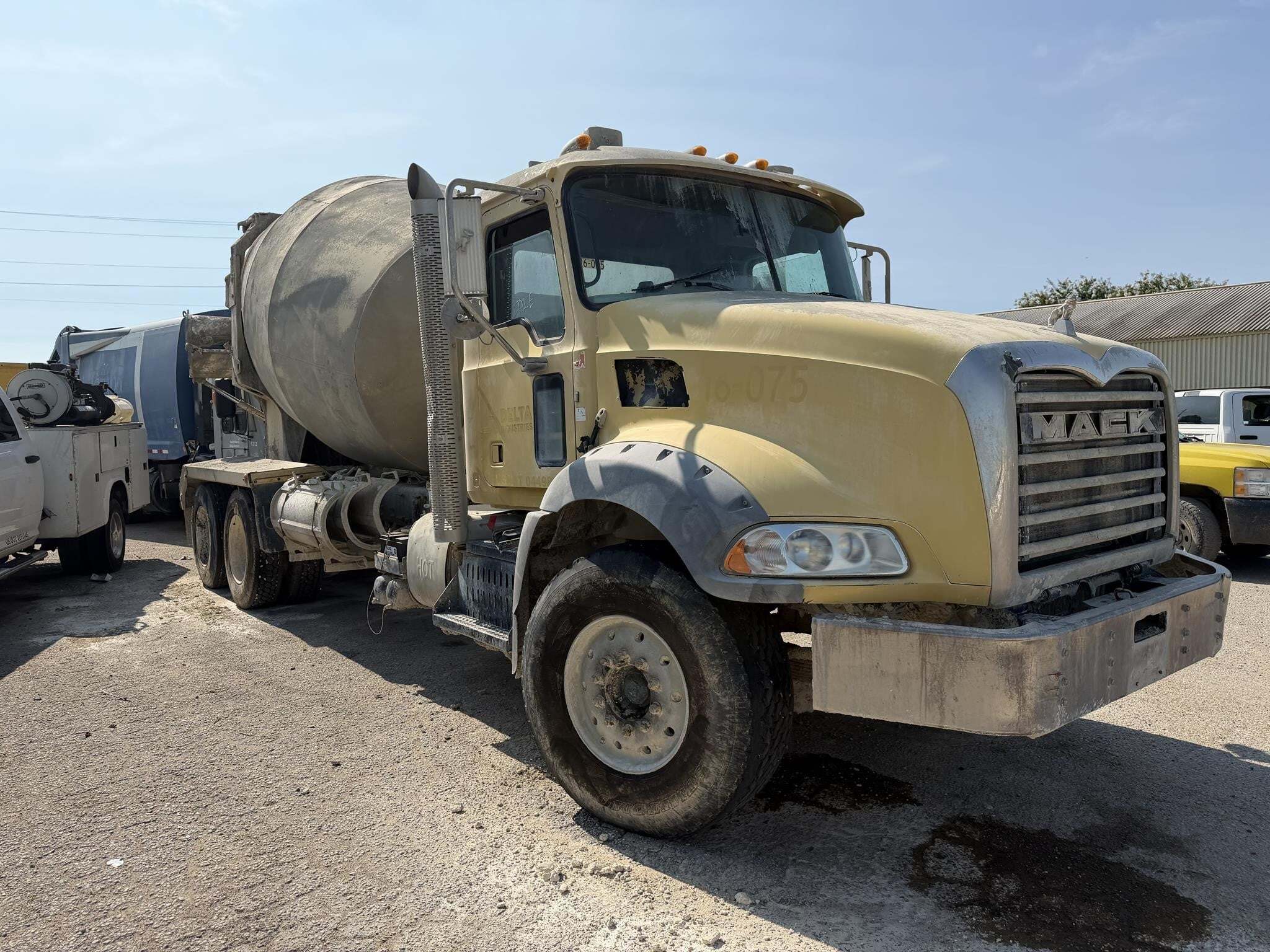 2016 MACK GRANITE GU813 in Covington, TN