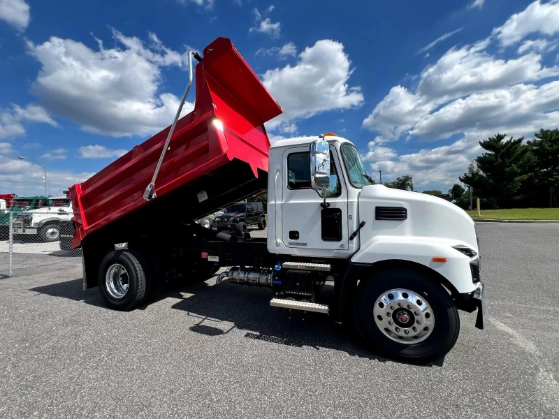 2027 MACK MD6