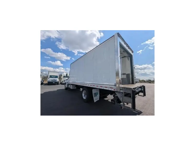 2021 HINO L7