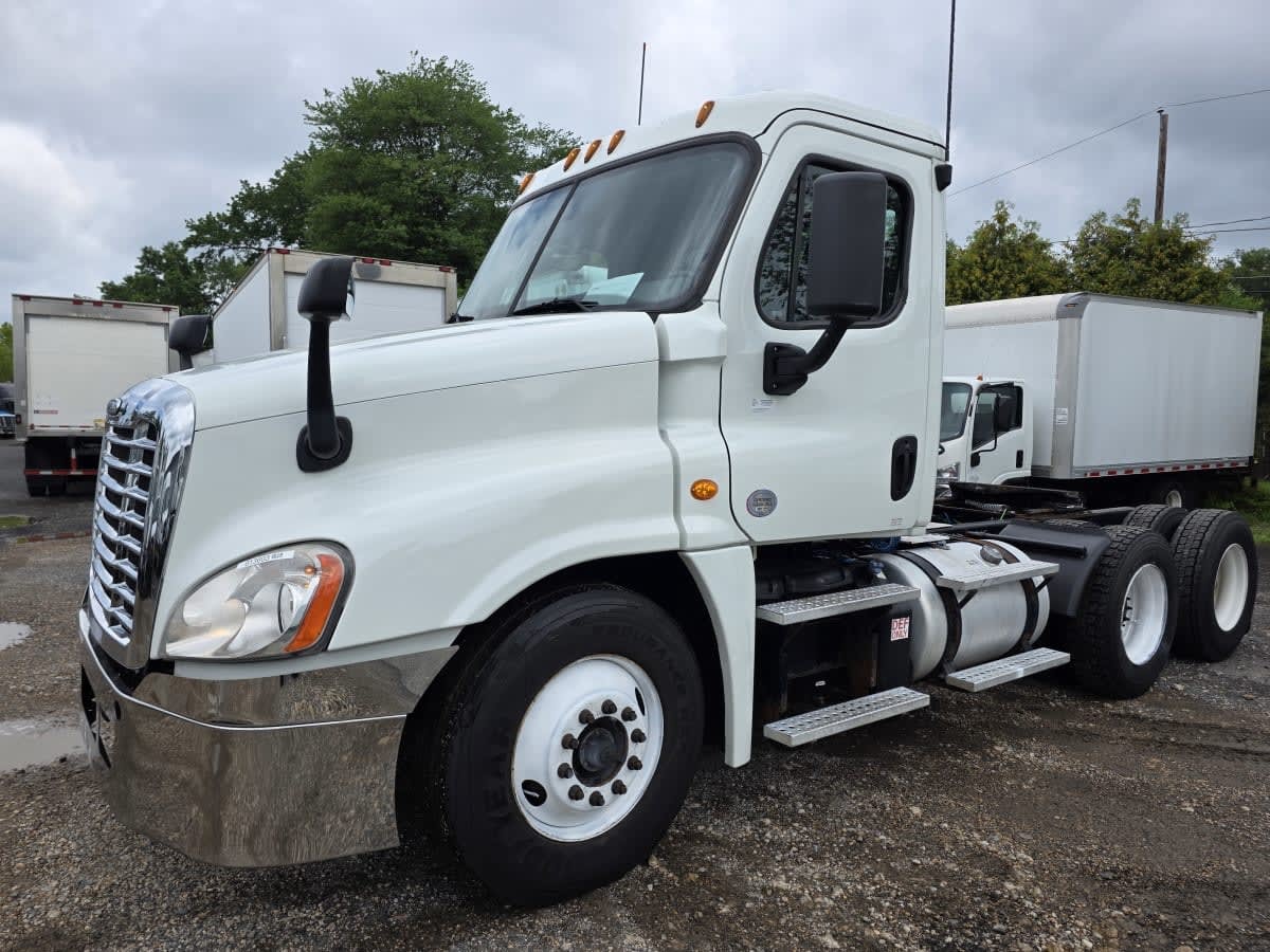 2019 FREIGHTLINER CASCADIA 125 in Bensalem, PA