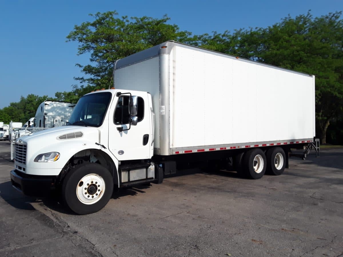 2021 FREIGHTLINER BUSINESS CLASS M2 106 in Hilliard, OH